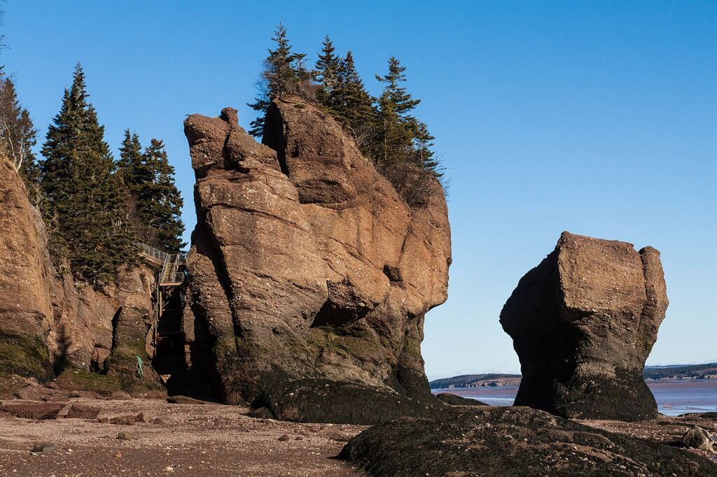 Photo showing Hopewell Rocks in the Bay of Fundy at low tide