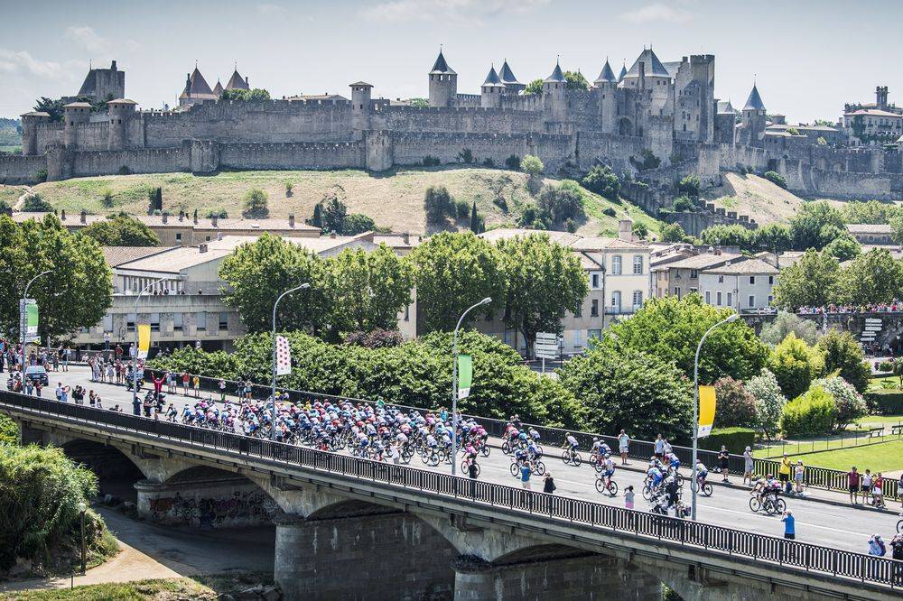 Photo showing the 2022 Tour de France heading into Garcassone