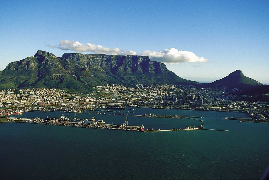 Photo showing Cape Town, South Africa, with the Table Mountain in the Background - a member of the UNESCO Creative Cities Network